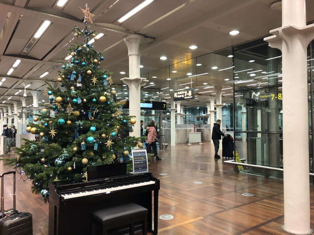 Christmas tree at London St Pancras Eurostar departures
